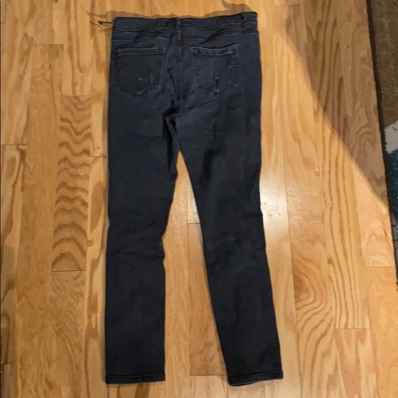 Forever 21 high rise distressed jeans in black - Picture 8 of 10